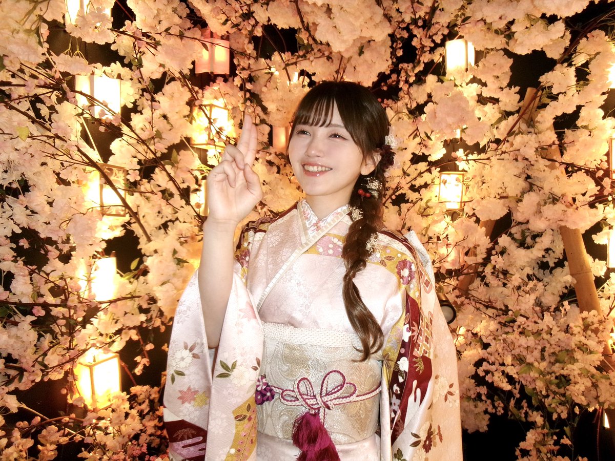 kitoakari_1016's tweet photo. キャストビジュアル用に素敵な写真も撮って頂きました🌸桜も着物も綺麗ー！✨ https://t.co/TFmXidZ2Bx