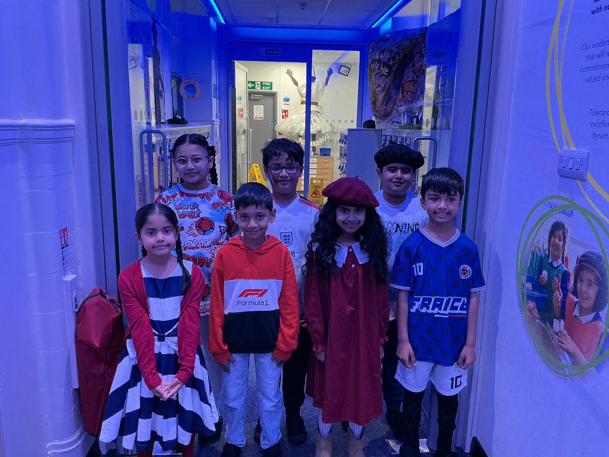 carltonj_i's tweet photo. ๐ซ๐ท Children in year 3 dressed in wonderful outfits to represent France, proudly demonstrated the French vocabulary they have learned throughout the year and confidently spoke French showcasing their growing language skills. Trรจs bien! ๐ซ๐ท #france #primarylanguages https://t.co/WOt8SMX1Gp