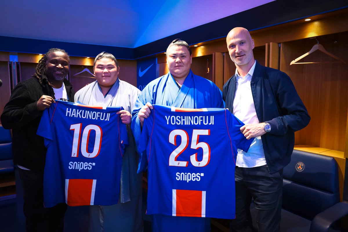 PSGJapan's tweet photo. 四年に一度のあの大会を前に、相撲&amp;サッカーの組み合わせ。

@sumokyokai
#パリ公演 https://t.co/8g2SaQ2tDi