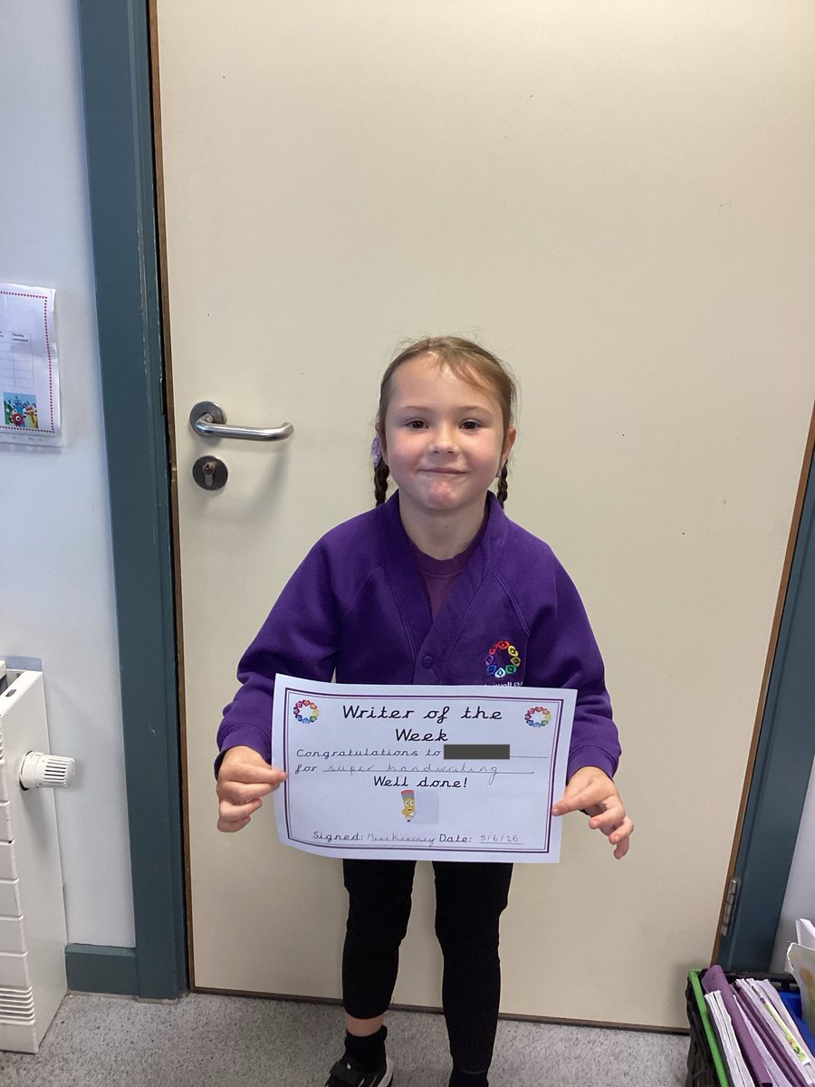 Year2Springwell's tweet photo. Well done to our writers of the week from the first 2 weeks of the summer term! You’ve been trying so hard with your handwriting and should be very proud of yourselves 👏🤩📝✍️ https://t.co/0R1ruBQQNr