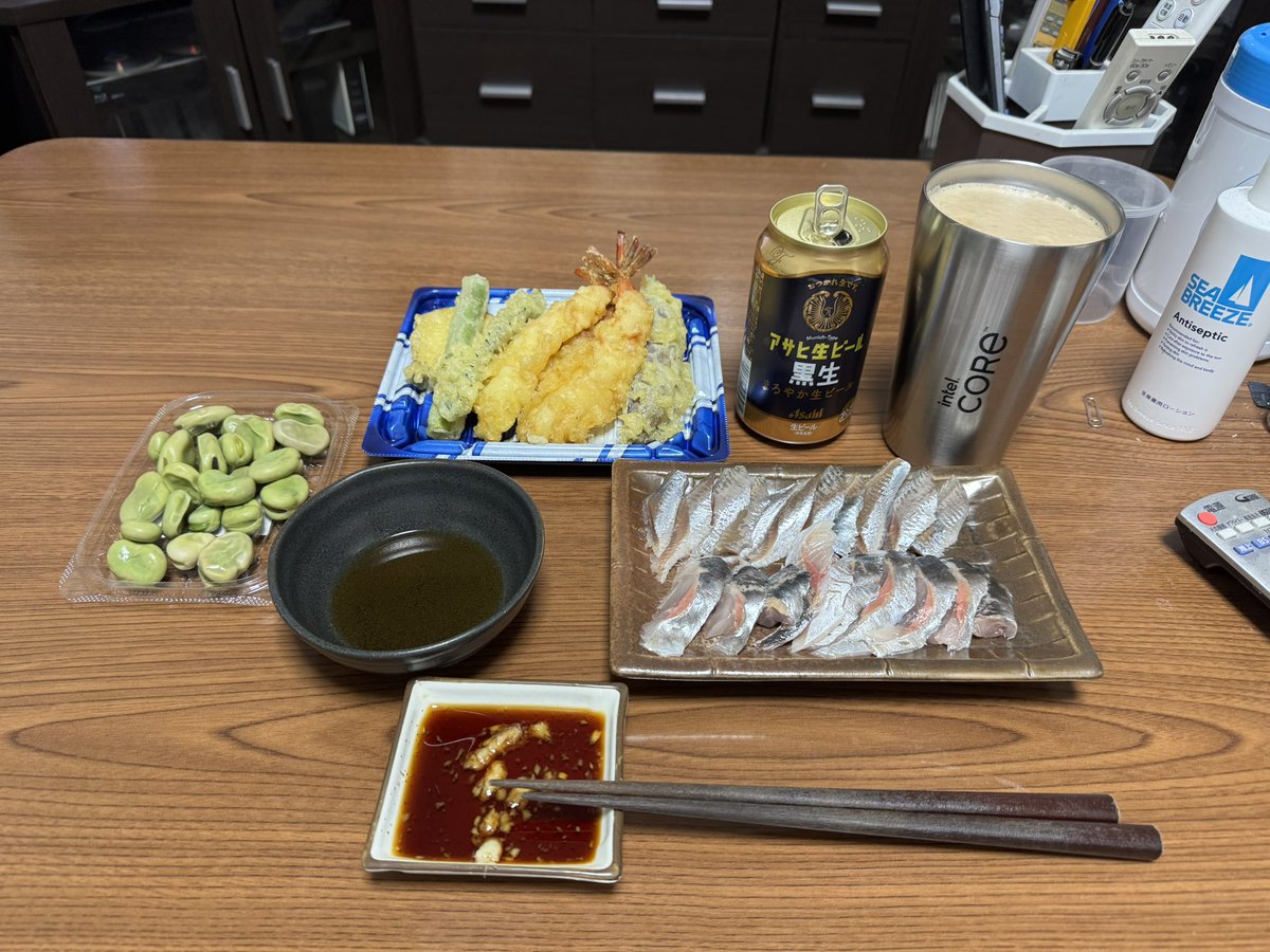 コウ tweet media