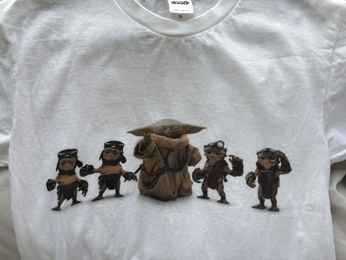 fireegg001's tweet photo. このTee、よく見たら2人が影分身して4人になってない…？！😂
アンゼラ人って4人いたよね…？
残りの2人は一体どこに消えた！？ https://t.co/GzbwLpox69