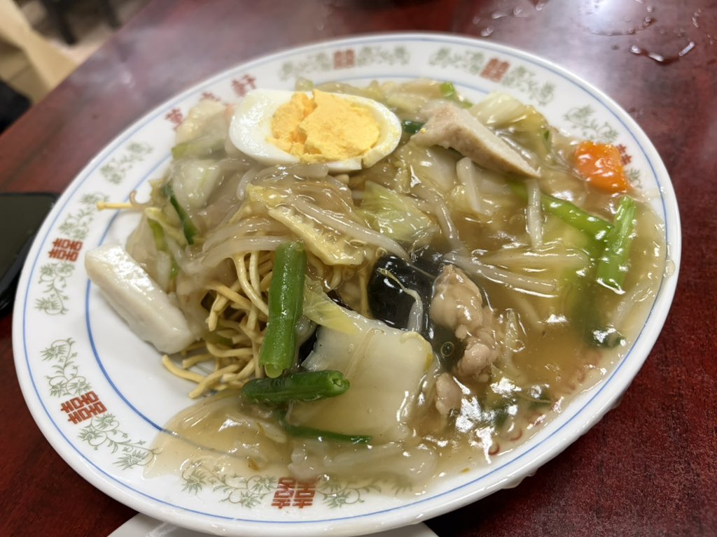 7ytk's tweet photo. まるで修学旅行 https://t.co/69bElxqIHJ