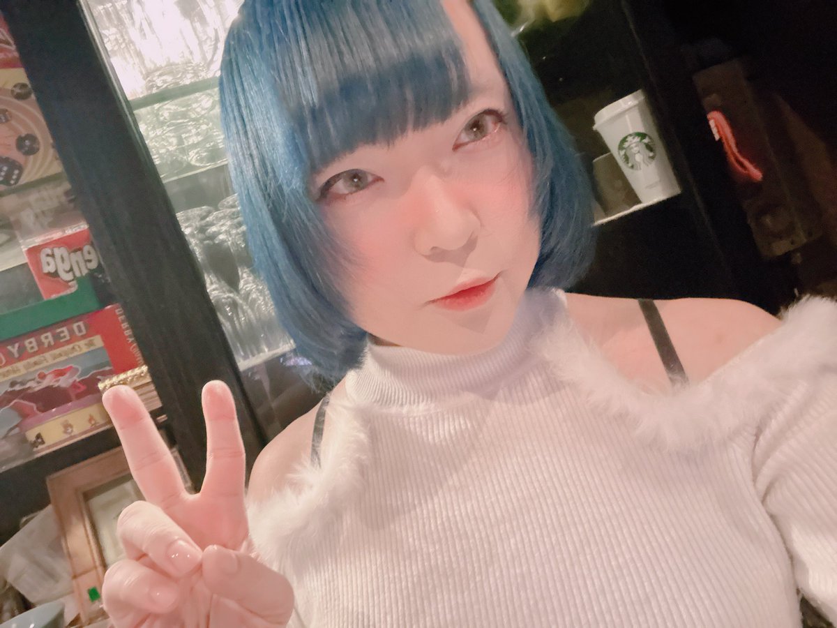 Minami_AiScream's tweet photo. トランスナイト、オープンしてますっ🙌
映画のマトリックスで緑の縦に流れる文字、寿司のレシピをスキャンしてランダムに反転させたり、くっつけたりして作ったらしい😳
本日も元気に営業中ですっ👍
皆様のご来店お待ちしておりますっ✌️
#女装 #女装男子 https://t.co/2e8sXQrxs9