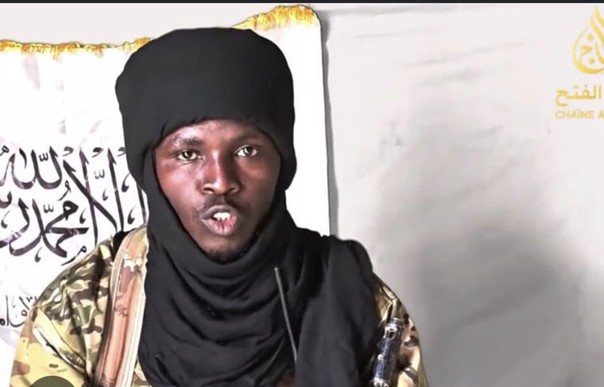 FadimaSohj3n1's tweet photo. Fulani, here is Bina Diarra, the manding who terrorizes the Sahel. They tried to pass him off as a Fulani before revealing that he was, above all, a puppet of his own terrorist brothers who seized power through coups. 

They started by claiming the Fulani weren't originally from Nigeria, but that didn't work. Now they're using another propaganda tactic: that the Fulani are bandits, to oust Fulani leaders from the country's state institutions. They're even going so far as to pretend to be Fulani to kill their own people and then play the victim, that it is our brothers who are killing them.

Fulani, we must be aware of the manipulations they are using to tarnish the image of our beautiful people. 

Let's be clear: in Nigeria, they are doing the same thing, supported by their terrorist brothers who are on this network, until videos surface that refute their claims and show that they are not actually Fulani.

Now they have changed their propaganda style by replacing videos that are years old with flyers saying massacre of this or that people.