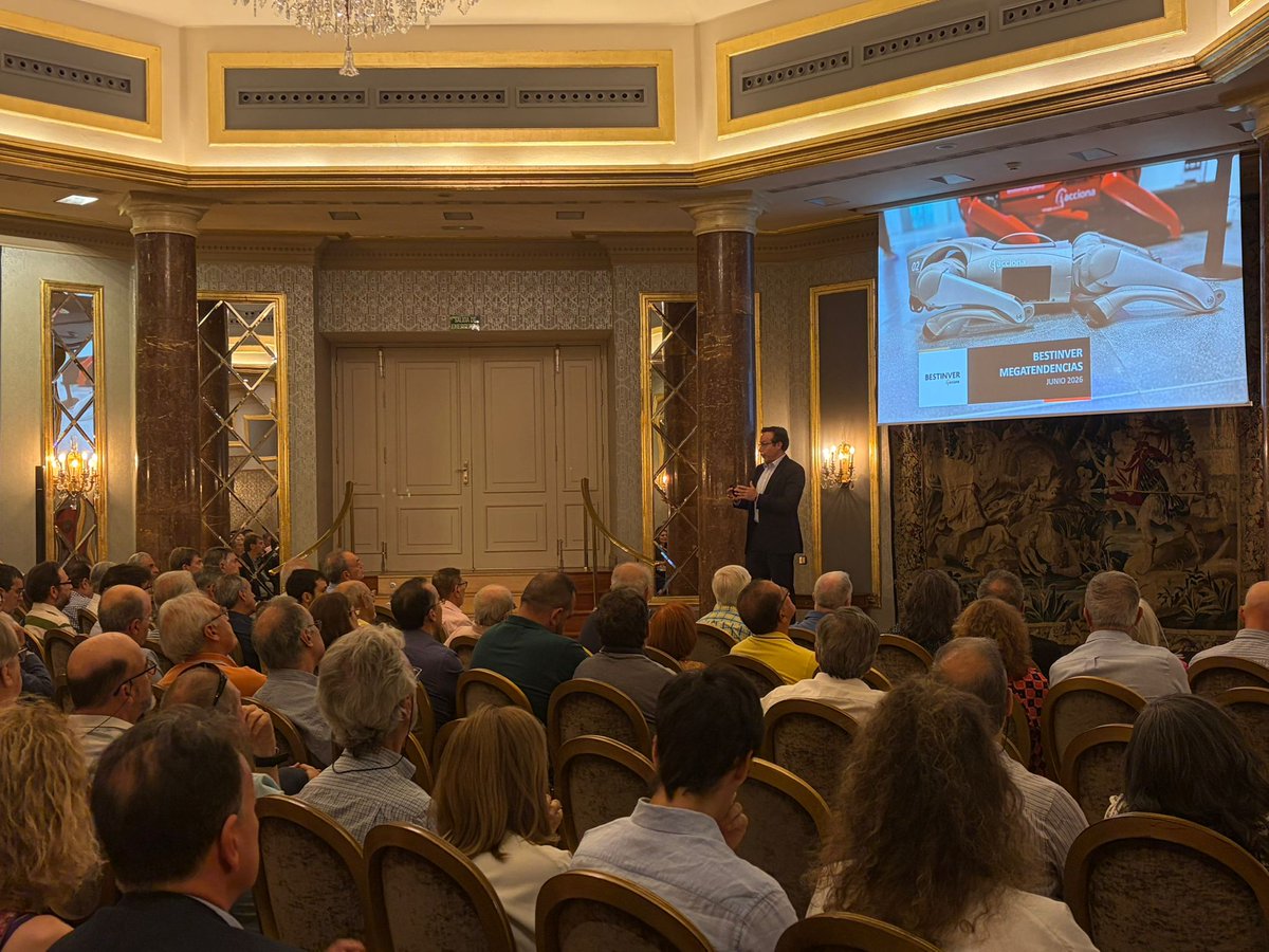 BESTINVER's tweet photo. Ayer nos encontramos de nuevo con nuestros partícipes en dos ciudades y con dos enfoques distintos, pero con una misma filosofía de inversión.

➡️ En Sevilla, Tomás Pintó, Director de Renta Variable Internacional, detalló las oportunidades que estamos encontrando en el mercado y el posicionamiento actual de nuestras carteras.

➡️ En Madrid, Ricardo Seixas y León Izuzquiza, Director y Analista de Renta Variable Iberia y Jaime Ramos, Gestor de Bestinver Megatendencias, compartieron su visión sobre el entorno macro, las perspectivas para los mercados y las principales ideas de inversión en ambos segmentos.

En los dos encuentros pudimos profundizar en nuestra filosofía de inversión, resolver dudas y, sobre todo, intercambiar impresiones con nuestros partícipes.

👏 ¡Gracias a todos los que nos acompañasteis!