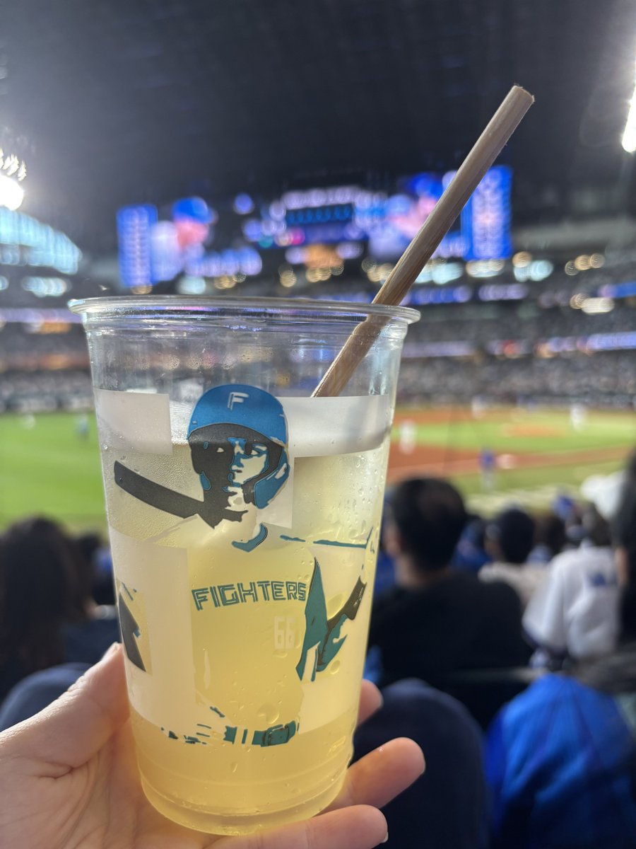 keystone2432's tweet photo. 北海道グルメ１日目⚾️
白樺山荘のまるごと北海道ラーメンと無料ゆで卵（無料？？？？？
エスコンはちきょうのエビ＆カニ＆いくら丼（ミニ）とまんちゅ〜のジンジャーハイボール https://t.co/ckEQyt5M51