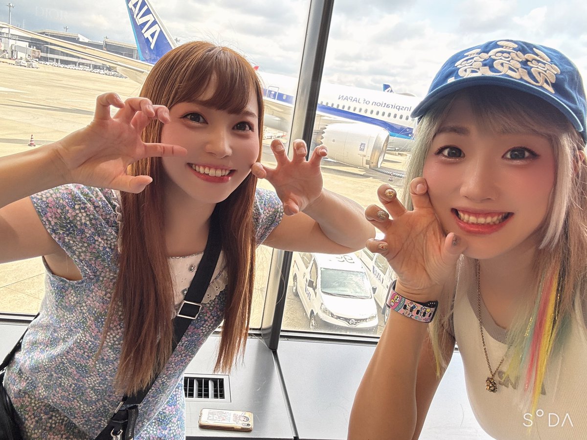 unapi0902's tweet photo. 無事に中国着きました🙆🏻‍♀️🙆🏻‍♀️🙆🏻‍♀️

そして今日は6/21
最後のひとつのカード発表します🦖🔥 https://t.co/cvs2n9Od7l