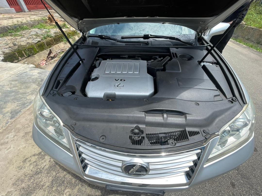 Ever_Vee2's tweet photo. Just in🚨🚨🚨!
Foreign used 2012 LexusES3500 going for just 
12.5 million naira,  A 2026 entry.

Interested, DM for more📍 https://t.co/xoGJKo2jhW