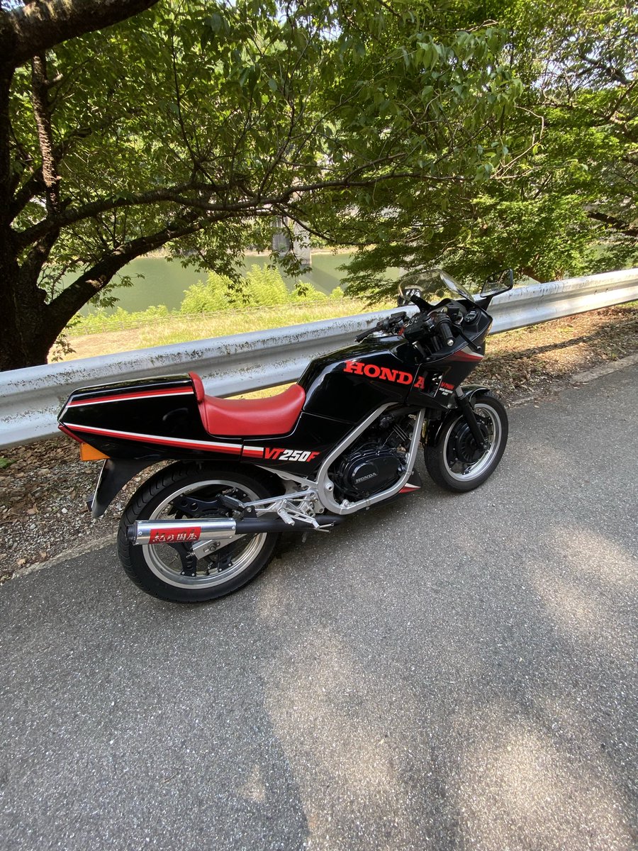 fcsnh210's tweet photo. 久々に休みに晴れたので一走り行って来ました♪
＃vt250fe https://t.co/pmmUPzIekv