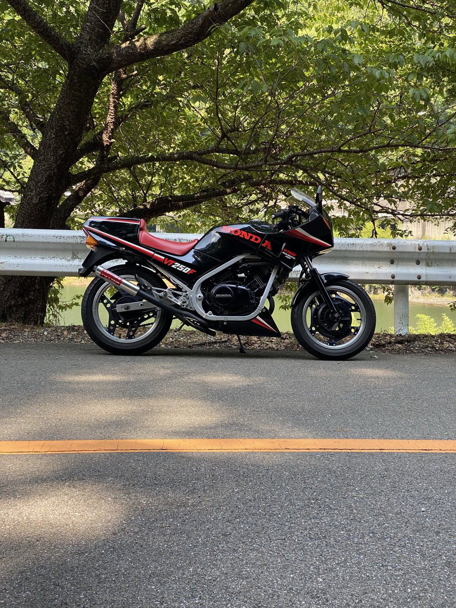 fcsnh210's tweet photo. 久々に休みに晴れたので一走り行って来ました♪
＃vt250fe https://t.co/pmmUPzIekv