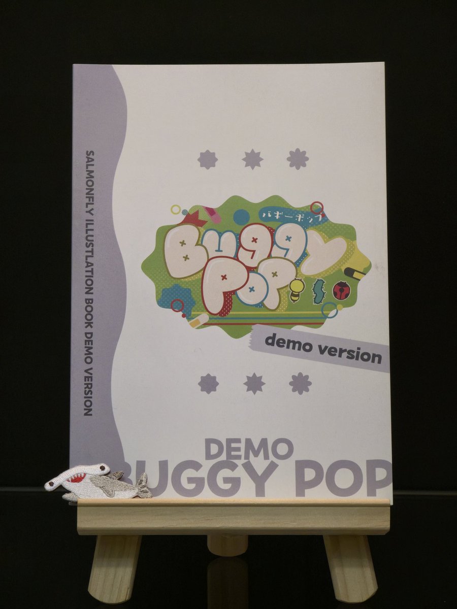 Peronoid0925's tweet photo. COMITIA156レポ✍️
Salmonflyさん (@SALMONFLY_333) の『BUGGY POP』

通りかかりにポスターの個性豊かな3人組に目を奪われました。当日は先生がお留守のようでしたが、お隣の親切な方が対応してくださいました。3人の昆虫設定が面白くて、特に後半の「暴虫化」ページの視覚的インパクトが凄かった🤯
↓ https://t.co/8OAArcb7Y0