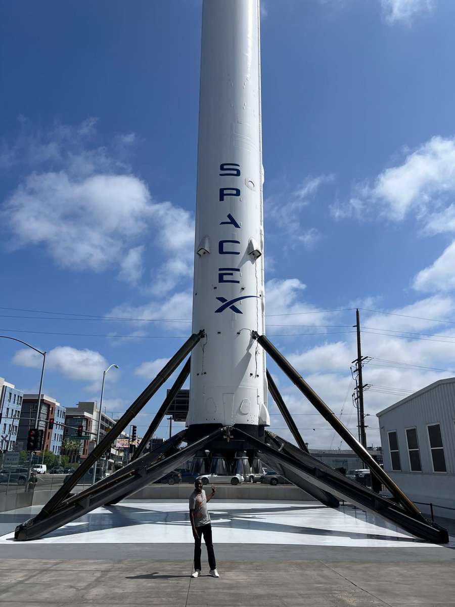 victor_mapunga's tweet photo. My birthday being on same day as @SpaceX IPO? Call it destiny...

Grateful for another year, looking forward to the next chapter 🚀 https://t.co/7s7NA3TBOR