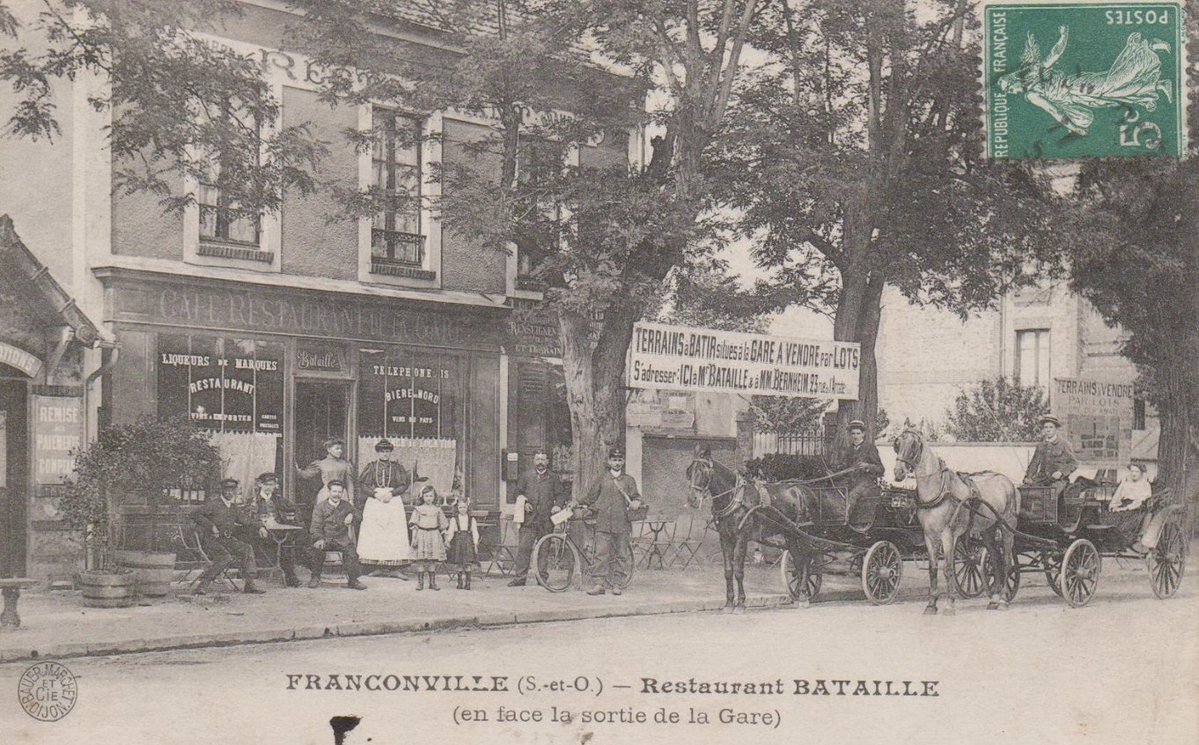 Frapetit's tweet photo. @ou_va_ma_France Pas "amusant" de comparer avec les vielles cartes postales pour mesurer le "douloureux progrès" de la banlieue parisienne. La gangrène des politiques locales progresse maintenant avec le projet de collectivisation par absorptions des départements de la petite couronne par Paris🥲 https://t.co/YUhh1dcQil