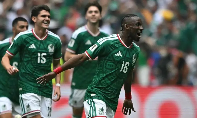 pressingissues8's tweet photo. The World Cup is underway and there is already a pattern we can see from teams to create high quality chances.

Mexico took just 8' to score using it.

We saw it across many leagues this season, and now its on the biggest stage.

🇲🇽🇿🇦🇰🇷🇨🇿

#FIFAWorldCup26 #Mexico #SouthKorea https://t.co/IRmSAKXDbu