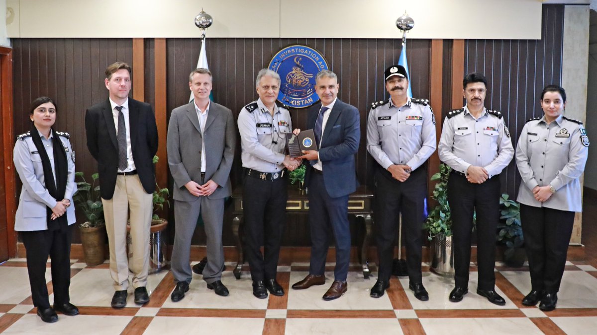 FIA_Agency's tweet photo. UNODC handed over specialized equipment to FIA with support from the 🇨🇦. The ceremony was attended by H.E. Tarik Ali Khan, High Commissioner of Canada, DG FIA Dr. Usman Anwar &amp; Troels Vester, UNODC Representative in Pakistan. #UNODC #Canada #FIA https://t.co/6LGJLsOPuQ