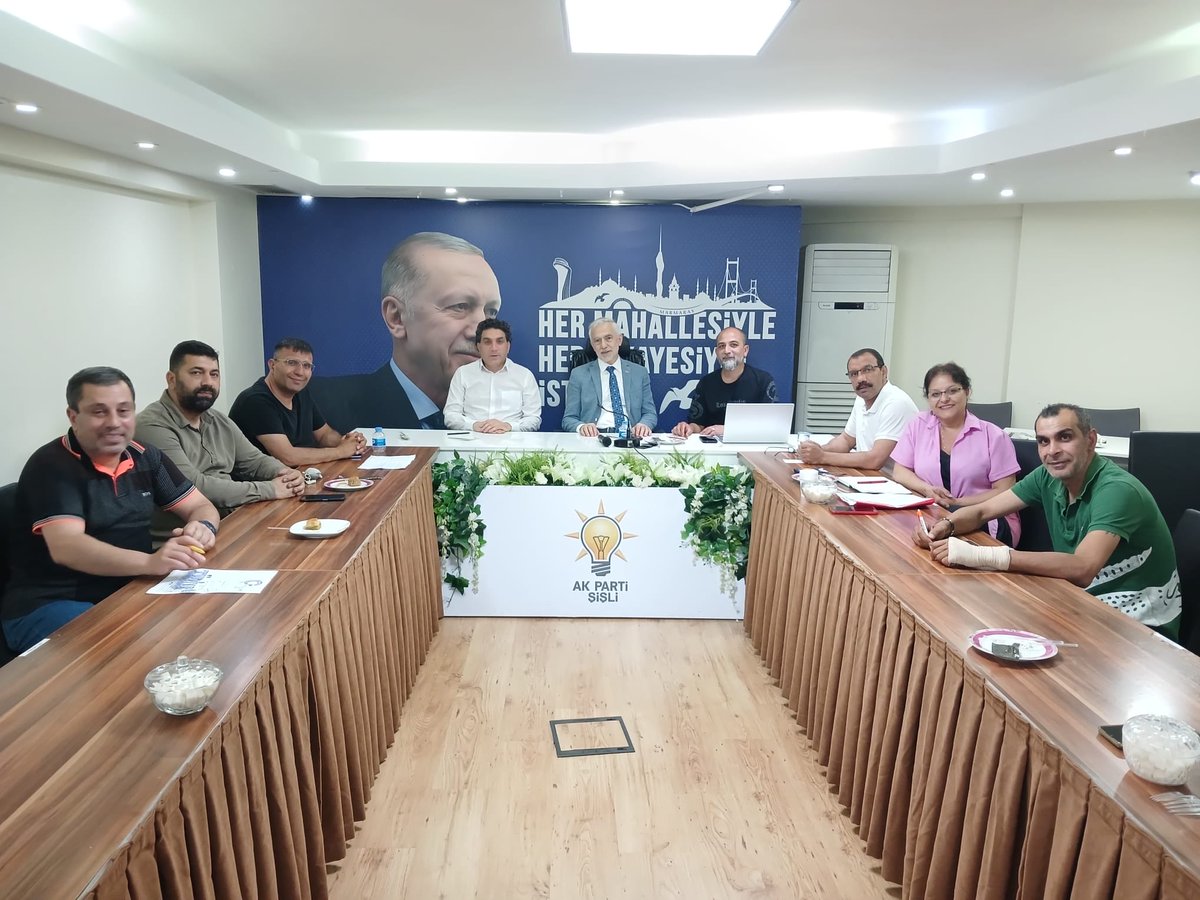 akpartisislitb's tweet photo. Kuştepe Mahallesi haftalık toplantımızı Mahalle başkanımız Günay Aktaş İlçe Yönetim Kurulu üyelerimiz Gürcan İnce,Murat Demirezen ve Ağabeyimiz Fazlı Kılıç ile gerçekleştirdik.

#OrtakAkıl 

@abdullahozdemir 
@srkplt 
@akpartiistanbul 
@AKPartiSisli 
@halimaksu
@sinanmericc https://t.co/FuvwaND1rR