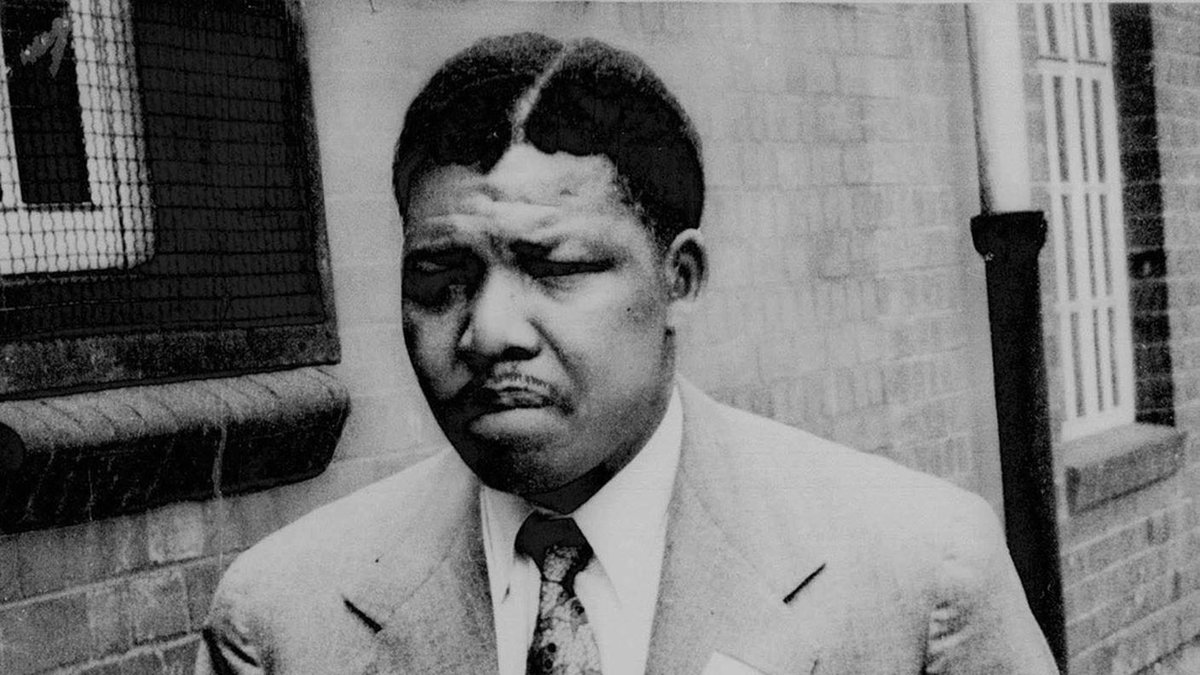IveserVenezia's tweet photo. 12 giugno 1964 
Accusato di alto tradimento Nelson Mandela viene condannato all'ergastolo https://t.co/aP8keOMtaF