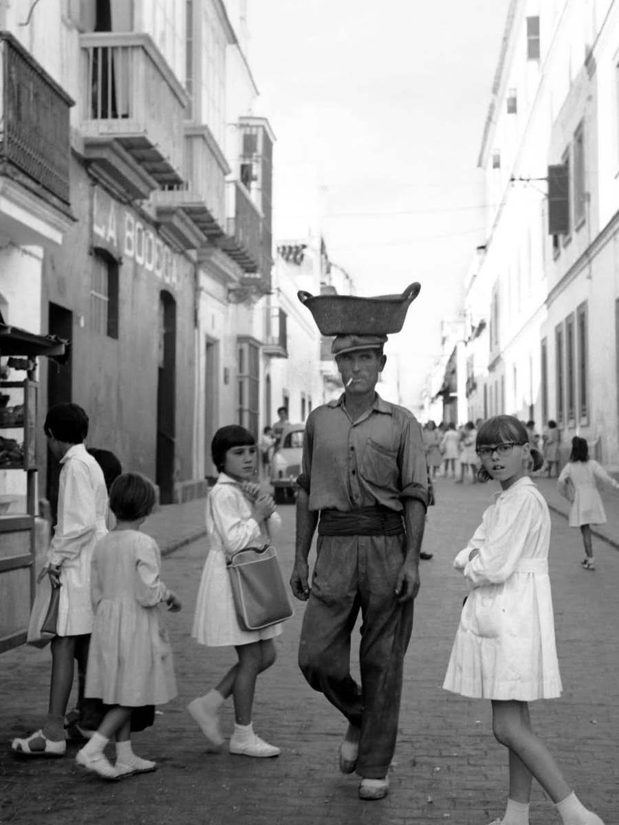 Retra_tos's tweet photo. #fotografia Puerto de Santa María, #Cádiz, 1957 Ramón Masats Tartera  (Barcelona, 1931-2024) fue un #fotógrafo español #RamónMasat #retratos https://t.co/4GkpRsbAkL