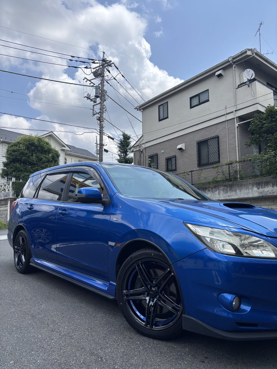 ts_machida's tweet photo. こんにちは‼️ 
タイヤセレクト町田店です‼️

お車: スバルエクシーガts

Weds SA-52R × SYNCHRO WEATHER

青い空、青い車、青いホイール ベリーグッドです︎👍🏻 ̖́-

御成約ありがとうございました‼️‼️

#タイヤセレクト町田30周年
#タイヤセレクト町田
#ダンロップ
#シンクロウェザー https://t.co/Fb1Yt8Tj14