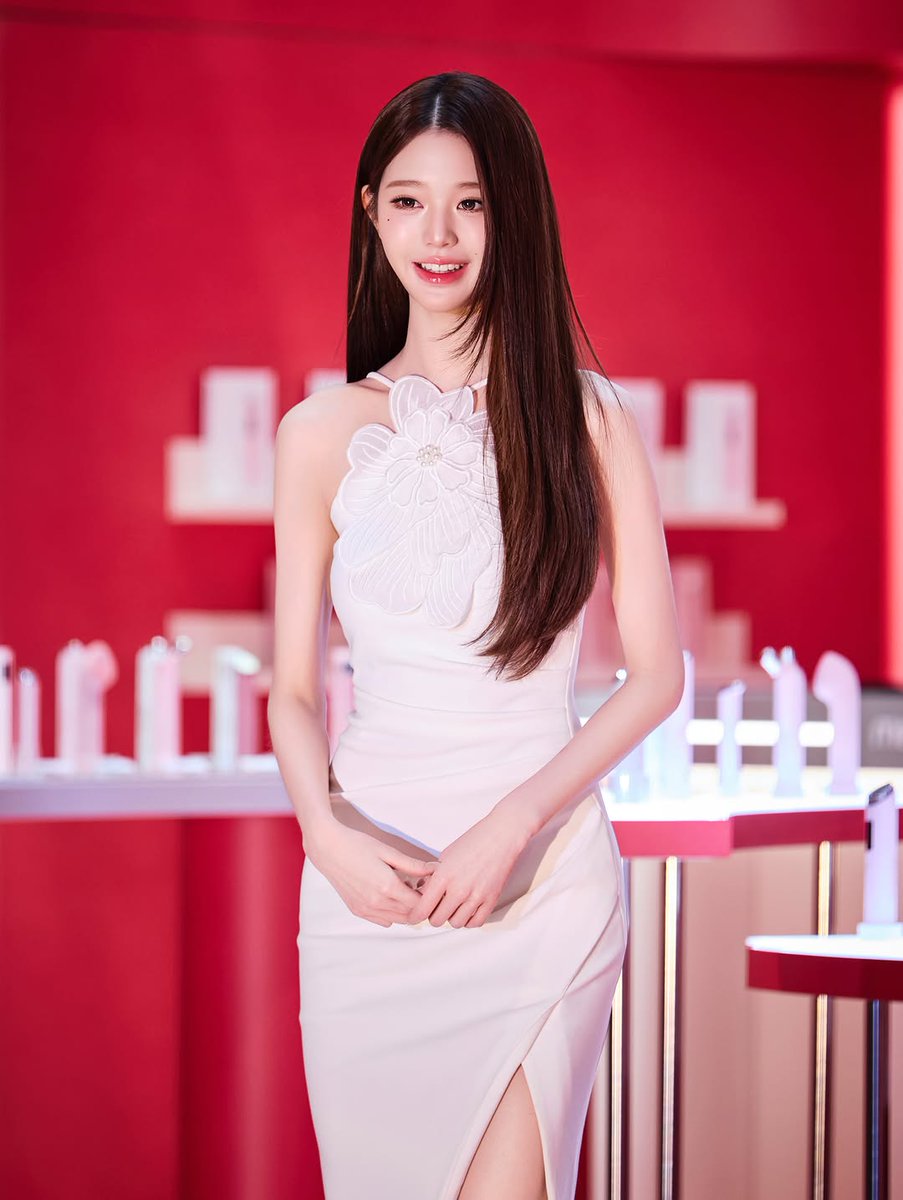 beaucutegirl's tweet photo. 260611 포토그래퍼 이정무님 인스타 장원영 3  🍒 
Medicube AGE-R pop up ❤️‍🔥 
#장원영 #JANGWONYOUNG 

https://t.co/DRQuBKtvmv https://t.co/JNMVGLg8uf