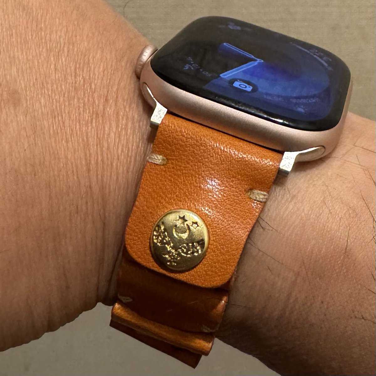 cozaicMi's tweet photo. クラファンで支援していたApple Watchバンドが届いた！いい感じ。簡単に取り付けられるのもいい！
#HUKURO 
#ワンボタンの声 
https://t.co/2aPmNagHKM https://t.co/GWH6iATaxD