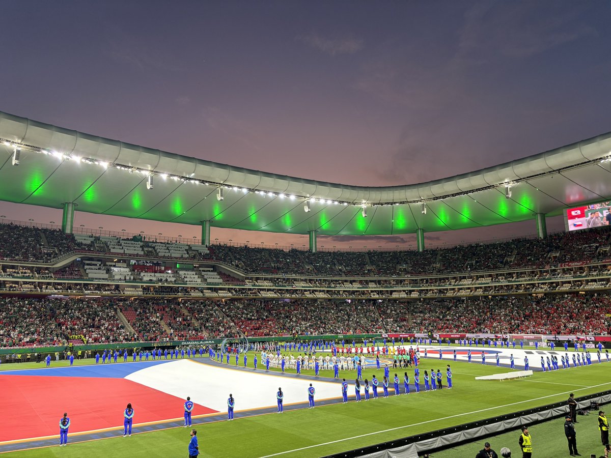 Rodorz's tweet photo. Qué espectáculo es el Mundial. La gente, el ambiente y el furboooo! https://t.co/ulXDoA7gek