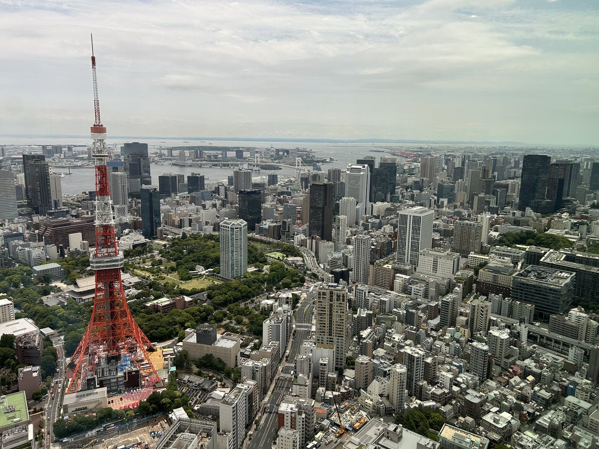 clarice_carp's tweet photo. たかい https://t.co/KmVs85KdNg