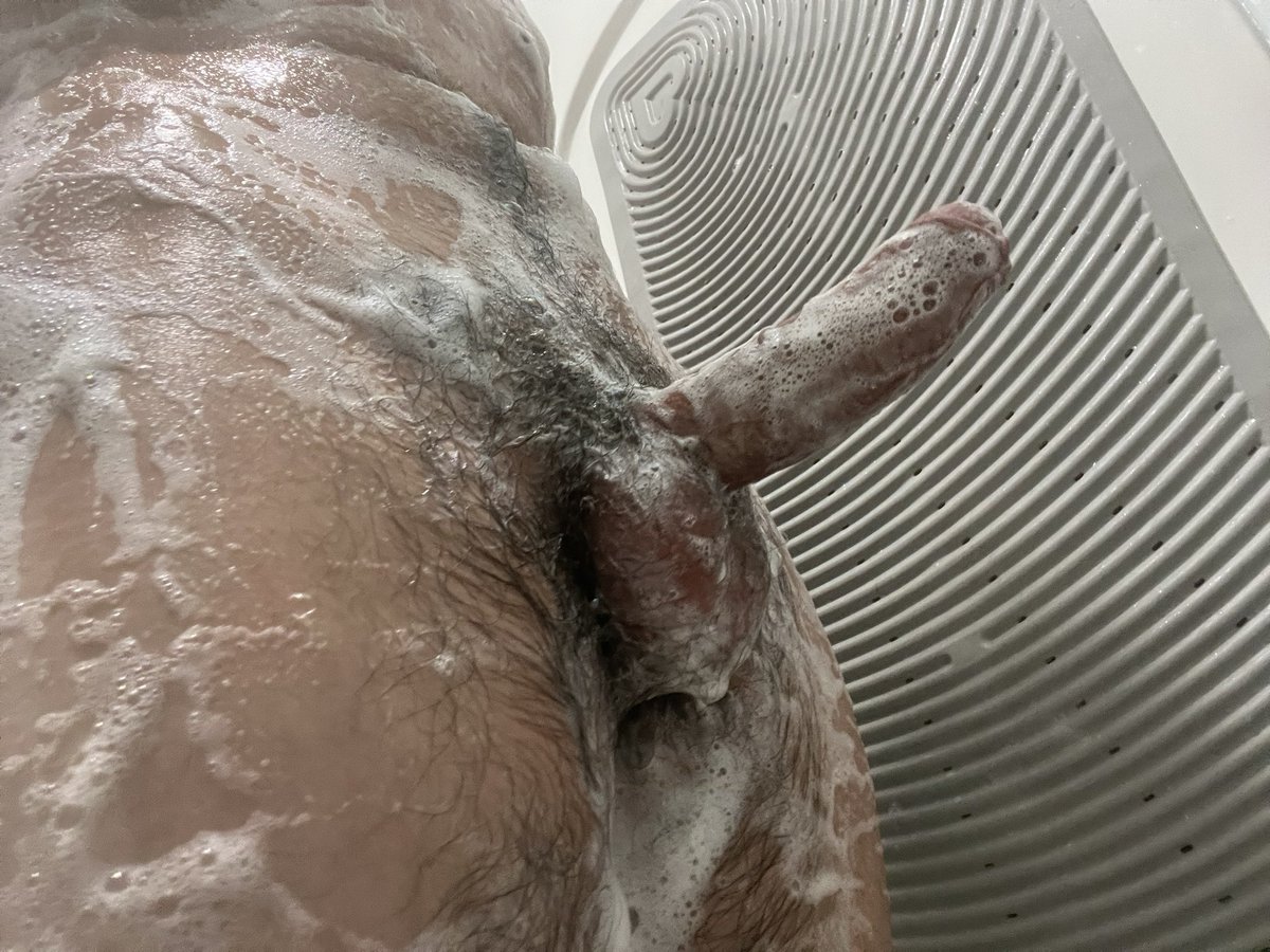 Ca_Vidsnpics's tweet photo. Wit soap or without soap #nsfwtwt #horny #dick #pussy #horny https://t.co/naFMyMPlMC