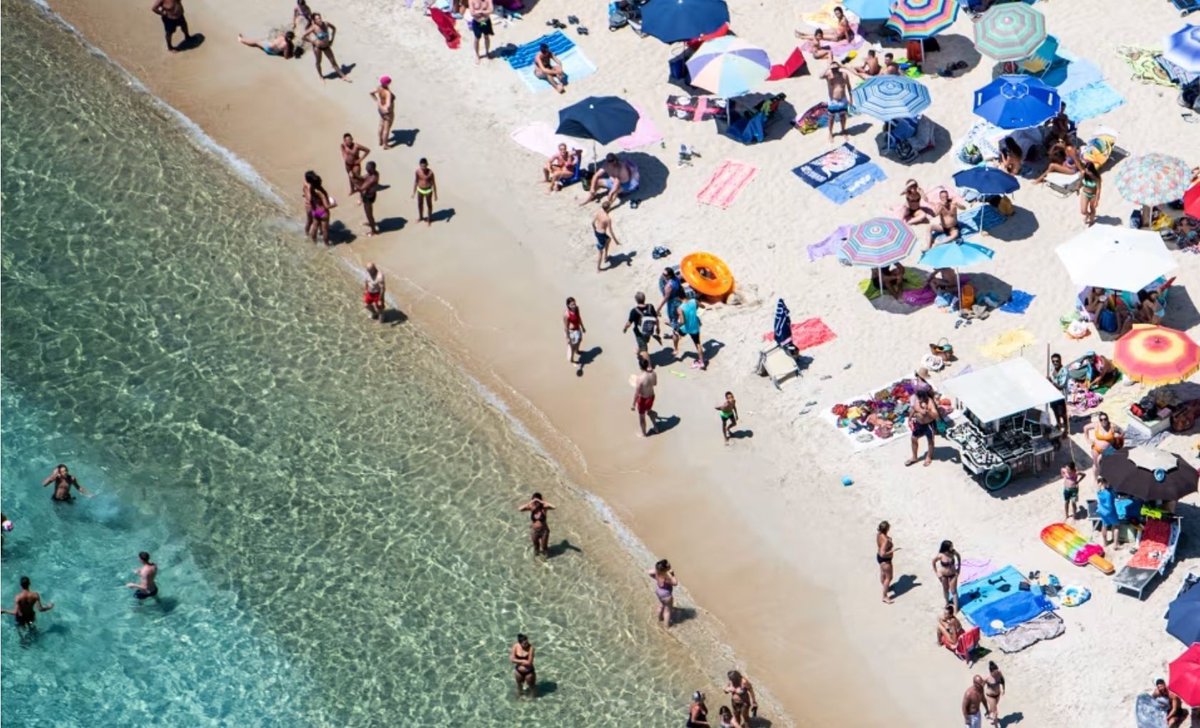 CuriousCatGoa's tweet photo. Age between 10-65? Want to go to the beach? And take your umbrella with you?
YOU CAN'T. That applies if you are in Sardinia, Italy. 
Banning shade while charging €10 entry. That's Sheer Stupidity. But that's how authorities are, no matter where you live.
https://t.co/AH7Ngc2oiE https://t.co/HD1Qzv3tdJ