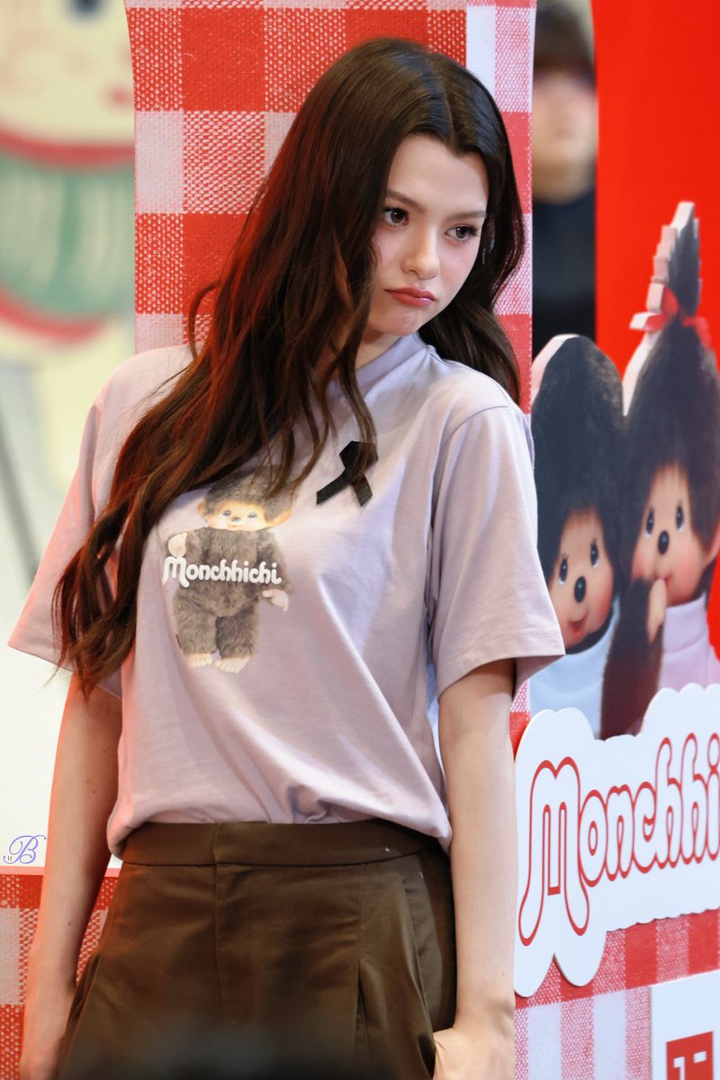 PlanAforBec's tweet photo. Now it's model Becky 📸

#UniqloUT26SS #UniqloThailand 
#UTGraphicTUniverse #UT
#beckysangels https://t.co/P3cSlpYN3x