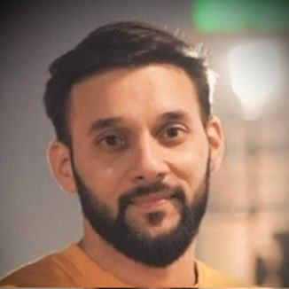 ZiviiBloom's tweet photo. ACHIEVEMENTS OF 
@iArpitSpeaks SHARMA:

👉​My dad got 1,400 votes 😭

👉​And I used to make TikTok videos.

👉​Dad lost the election, TikTok got banned 😭 https://t.co/8AAxmUueiV