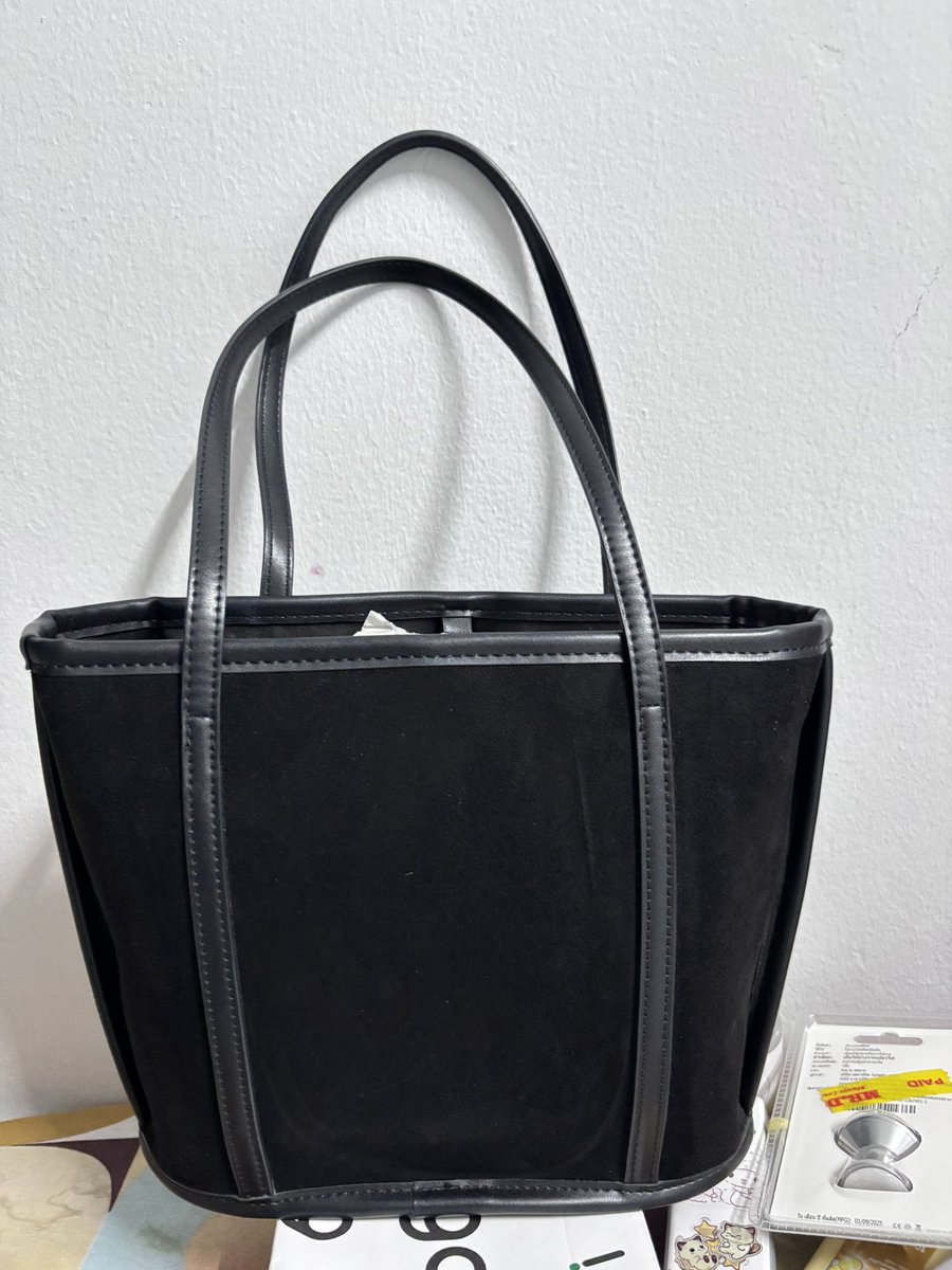 inthe_jn's tweet photo. #ส่งต่อ กระเป๋า￼  CHUUCHOP - The Classy bag กระเป๋าถือหนังกลับ ทรง Tote bag จุของได้เยอะ ใส่ไอแพดได้ 

อปก.ครบ 
500 รวมส่ง
ทักมาดูได้ มารับน้องไปหน่อยค่า ไม่อยากเก็บจะย้ายห้อง
#chuuchop #ส่งต่อchuuchop #ส่งต่อกระเป๋า #ส่งต่อเสื้อผ้ามือสองสภาพดี #โล๊ะตู้เสื้อผ้า #ส่งต่อstylist https://t.co/KCwwhmMGrP