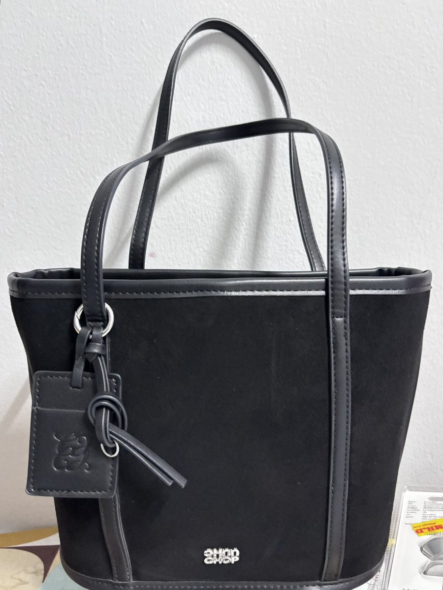 inthe_jn's tweet photo. #ส่งต่อ กระเป๋า￼  CHUUCHOP - The Classy bag กระเป๋าถือหนังกลับ ทรง Tote bag จุของได้เยอะ ใส่ไอแพดได้ 

อปก.ครบ 
500 รวมส่ง
ทักมาดูได้ มารับน้องไปหน่อยค่า ไม่อยากเก็บจะย้ายห้อง
#chuuchop #ส่งต่อchuuchop #ส่งต่อกระเป๋า #ส่งต่อเสื้อผ้ามือสองสภาพดี #โล๊ะตู้เสื้อผ้า #ส่งต่อstylist https://t.co/KCwwhmMGrP