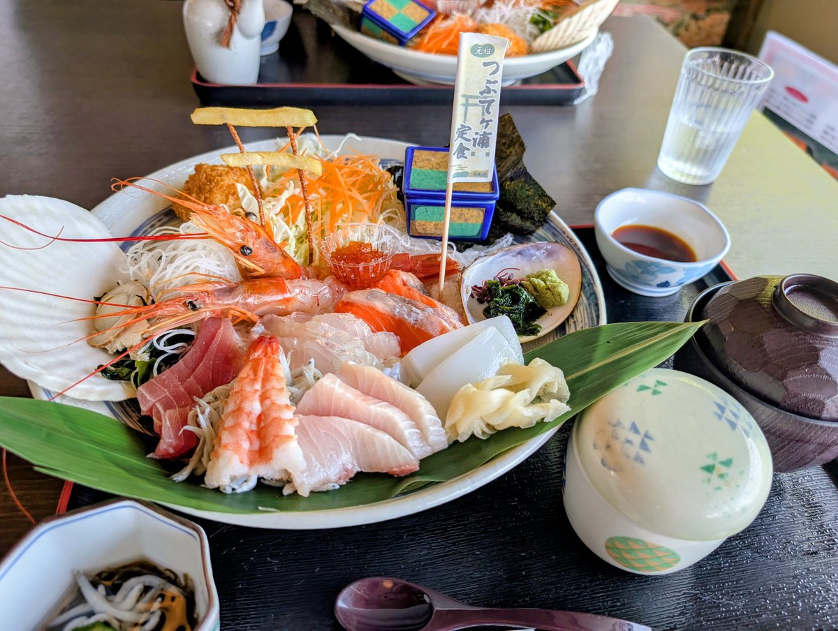 HIRN0084's tweet photo. 30年来の友人たちと久しぶりに😊 https://t.co/F6uhFwlsMn