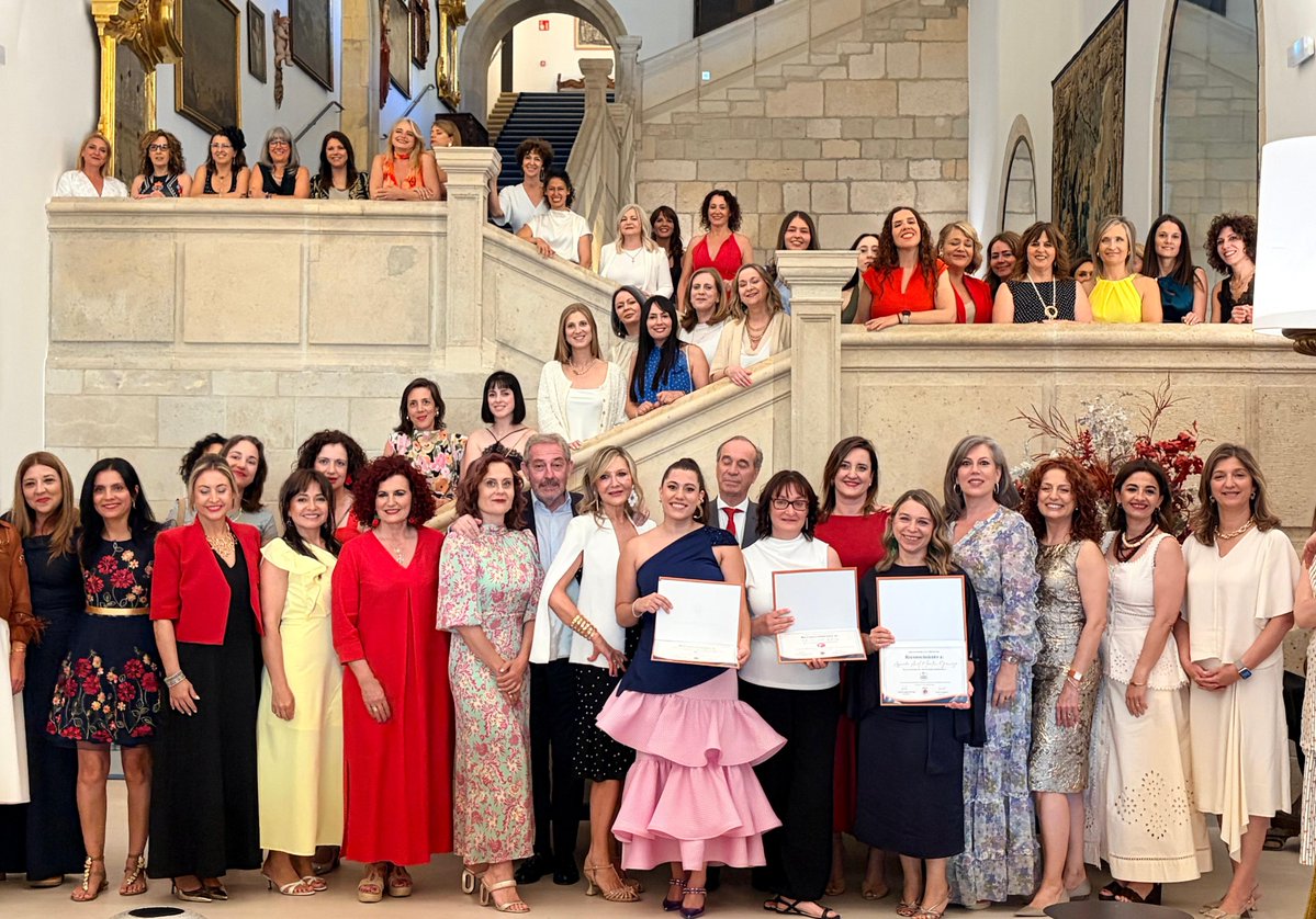unileon's tweet photo. Hoy celebramos junto a ASELE siete años impulsando una red de mujeres que emprenden, dirigen, innovan y transforman la realidad de nuestra tierra.

💜 Desde la ULE creemos en el poder de las alianzas, en la igualdad de oportunidades y en la importancia de seguir construyendo. https://t.co/FNL8ALCMWj