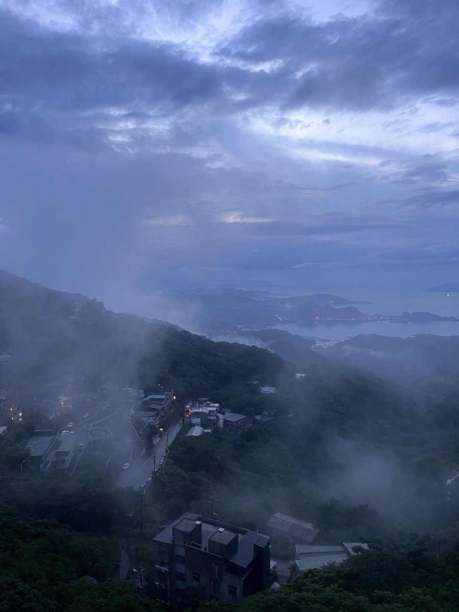 Kaze1Note's tweet photo. 今日の天気はとても気持ちいいですね。 https://t.co/qFqyohDj7h