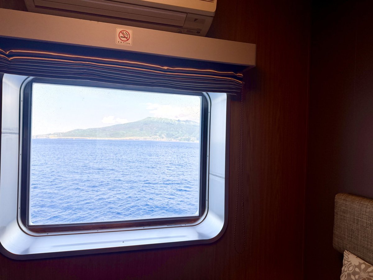 Ayumi_Bluebase's tweet photo. 24時間船の旅スタート🚢 https://t.co/VlPZq2jWWY