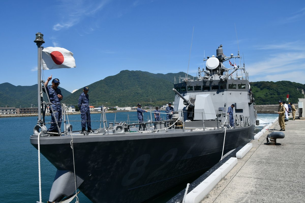 sisaa_JMSDF's tweet photo. ミサイル艇「おおたか」が本日午後、下基岸壁に入港しました⚓
明日は9時30分から開門(状況により前倒し)予定です。
写真撮影に関しては、撮影禁止エリアを除いて可能です。
また、基地内には岸壁から少し距離がありますが、自動販売機も設置しております。
皆さんのお越しをお待ちしてます✨ https://t.co/OGAsMjaBH8