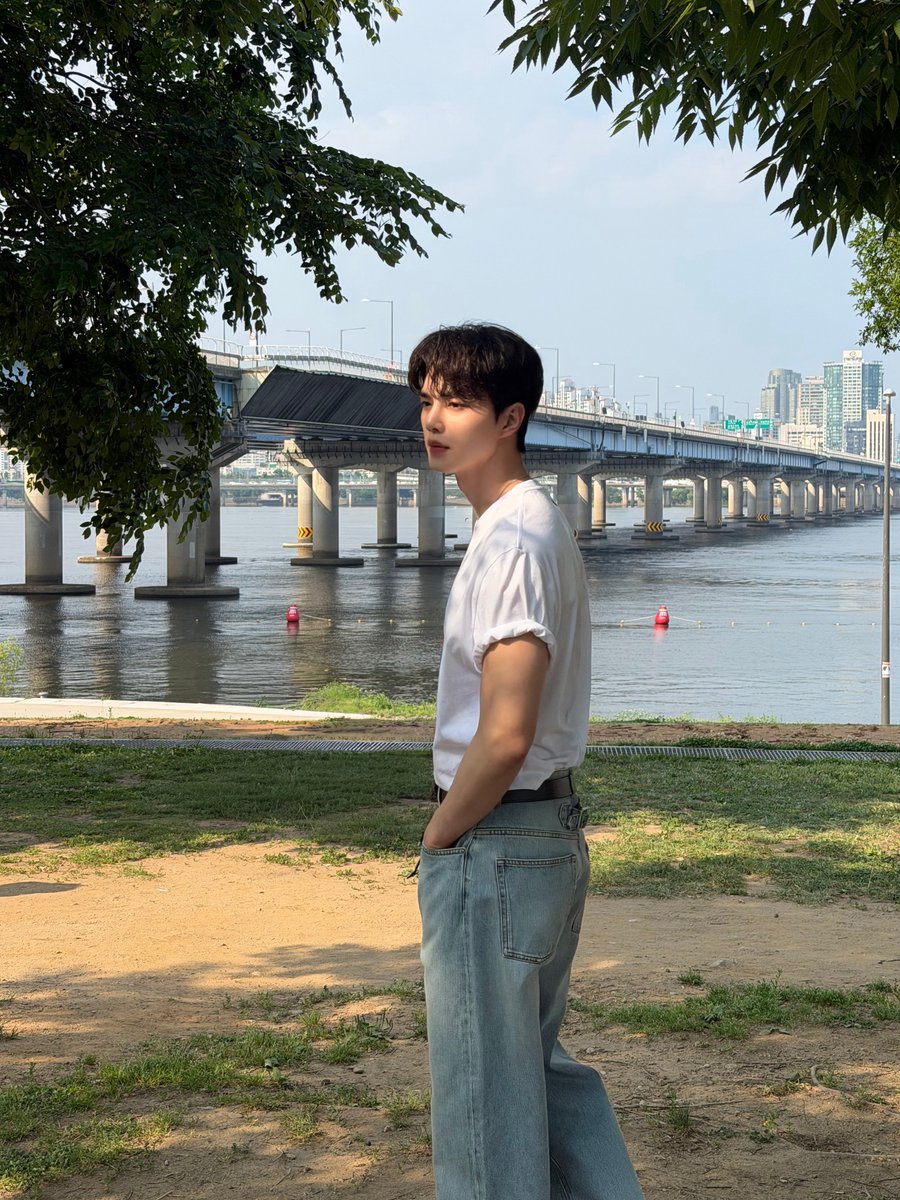 riverspacenn's tweet photo. 송펴니들 생일 축하한다고 나무가 유출 허락해줌🙃 https://t.co/NGyV9l5Hhi