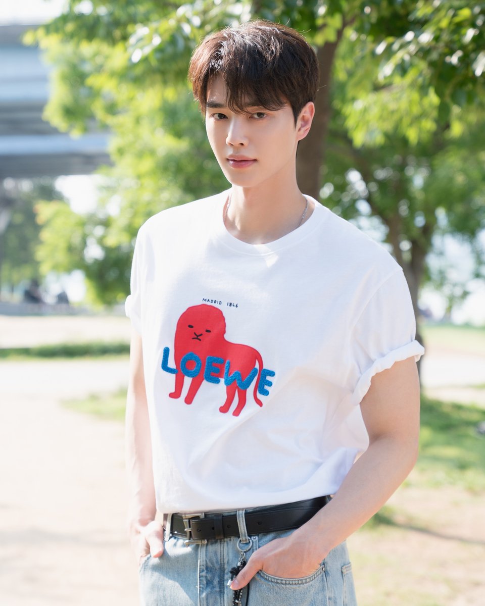 riverspacenn's tweet photo. 송펴니들 생일 축하한다고 나무가 유출 허락해줌🙃 https://t.co/NGyV9l5Hhi