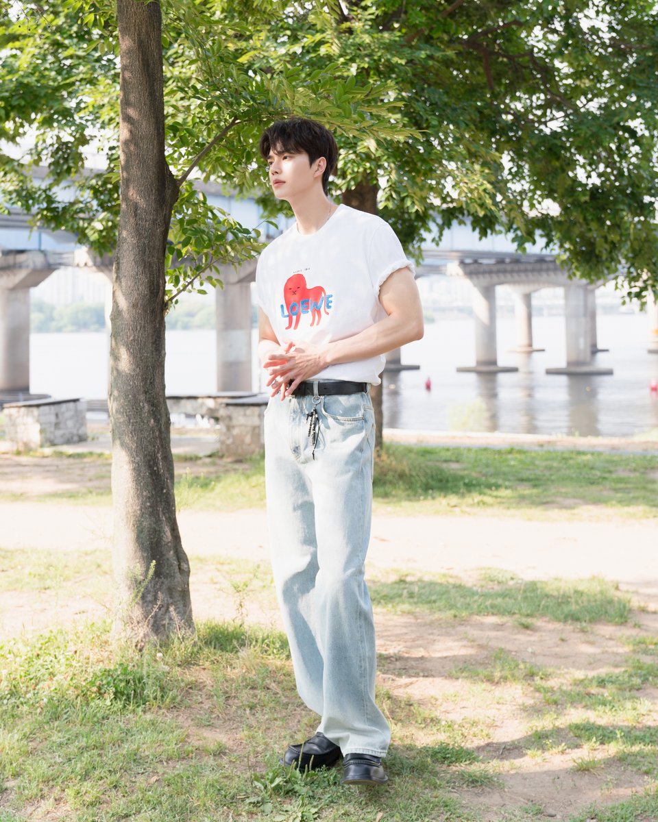 riverspacenn's tweet photo. 송펴니들 생일 축하한다고 나무가 유출 허락해줌🙃 https://t.co/NGyV9l5Hhi