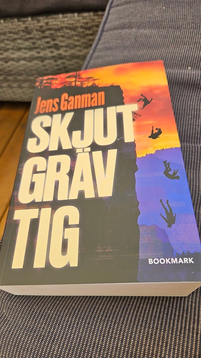 Sefboms's tweet photo. Sommarläsning @JensGanman https://t.co/KN1RB6qjDo