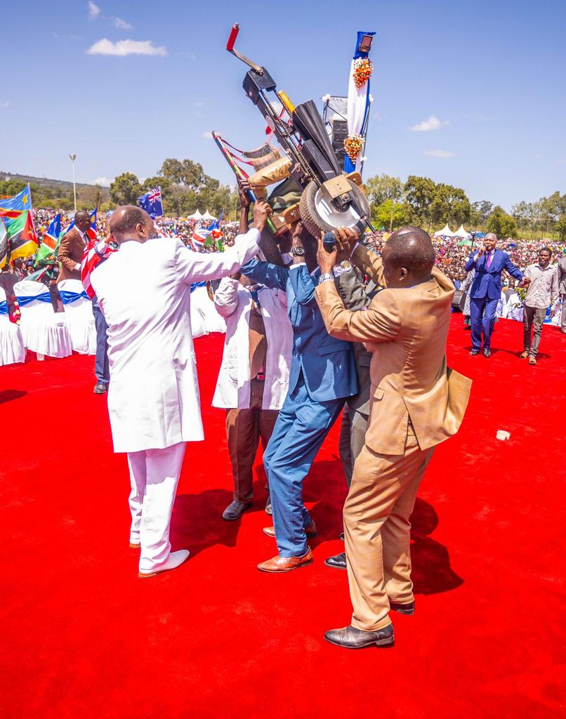 VictorMacharia_'s tweet photo. Kuna jukumu kubwa Sana ambayo inakuja na Mitembeleo ya BWANA 

Tunapaswa tuzingatie kwa umakinifu Toba na utakatifu 

#MessageOfTheVisitation https://t.co/7Z540awVxm