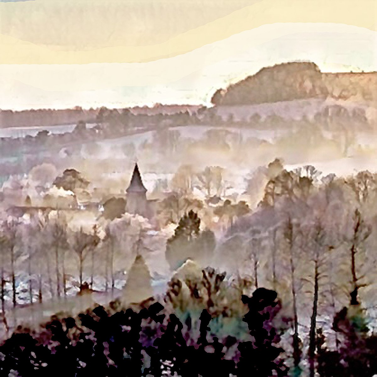 RuthMcDonald1's tweet photo. Looking down into Canterbury a mixed day with some showers misty and cool Friday is the start of the weekend though #weekend #friday #misty #showers #lookingdown #CanterburyCathedral https://t.co/hLWpka5YR9
