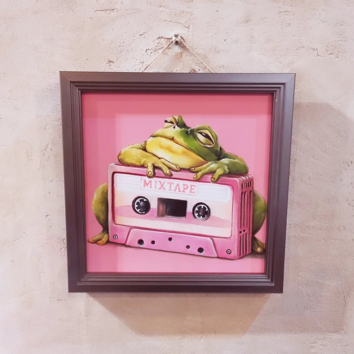 boji_gallery's tweet photo. 『かえる展』

左
►Manami Shimana

【Mixtape Memorise 】
[20,000yen ]

右

►Otyoko 
【響鳴】
[25,000yen ]
.

上記、値段表記のある作品は
オンラインショップまたはDM にて　
販売受付中です
プ
https://t.co/vU0Lg8EuLr https://t.co/Cc9IpokCDz