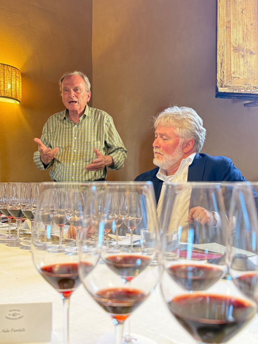 JamesSuckling's tweet photo. The Fèlsina Chianti Classico Riserva Rancia demonstrated its longevity and impressive consistency on the dual occasion of Fèlsina’s 60th anniversary and the 40th anniversary of this iconic label, attended by Senior Editor Aldo Fiordell. It was a benchmark wine in the 1990s – and even before – when Tuscany was still experimenting with its own enological Renaissance, and it remains a great sangiovese today, distinguished by an ever-greater level of stylistic precision.

This achievement is thanks to giants of Tuscan wine like Giuseppe Mazzocolin and consulting enologist Franco Bernabei. Working first with the trust and vision of founder Domenico Poggiali, they laid the foundation for the estate’s success – a legacy that continues to thrive today under the stewardship of Giovanni Poggiali.

@felsina_wines @chianticlassico #fontalloro #ChiantiClassico #Felsina #Rancia #Sangiovese @aldofiordelli