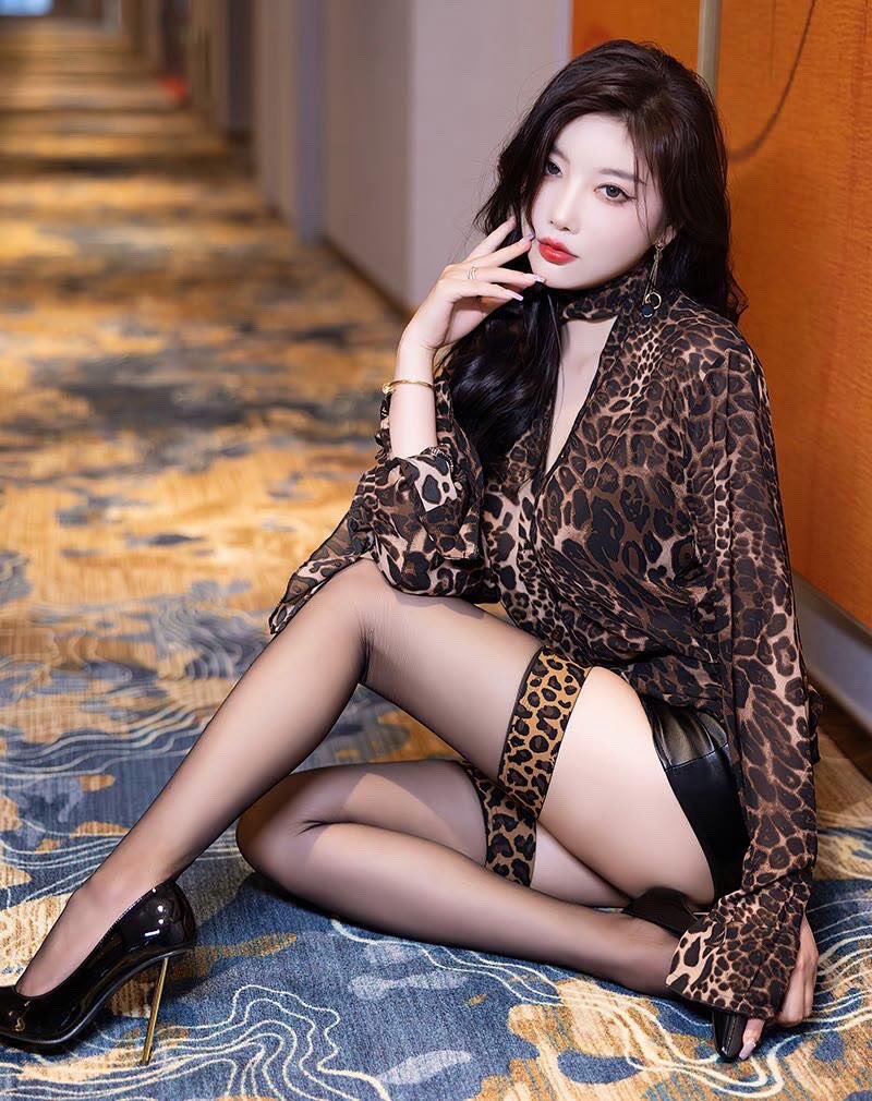 MonroeYQF0's tweet photo. #郑州
御姐少妇
172 岁极品御姐短暂直播纯兼职，纯欲系高大上御姐，风情万种🈶️女人味 天然D🐻绝世好胸 健身A4腰，前凸后翘大长腿身材一绝素质高学历高无风尘味，欢迎导演🎬
#御姐 #少妇
更多妹子资料：https://t.co/eOAkONmZ01 https://t.co/Z7cZ4Wxz3r