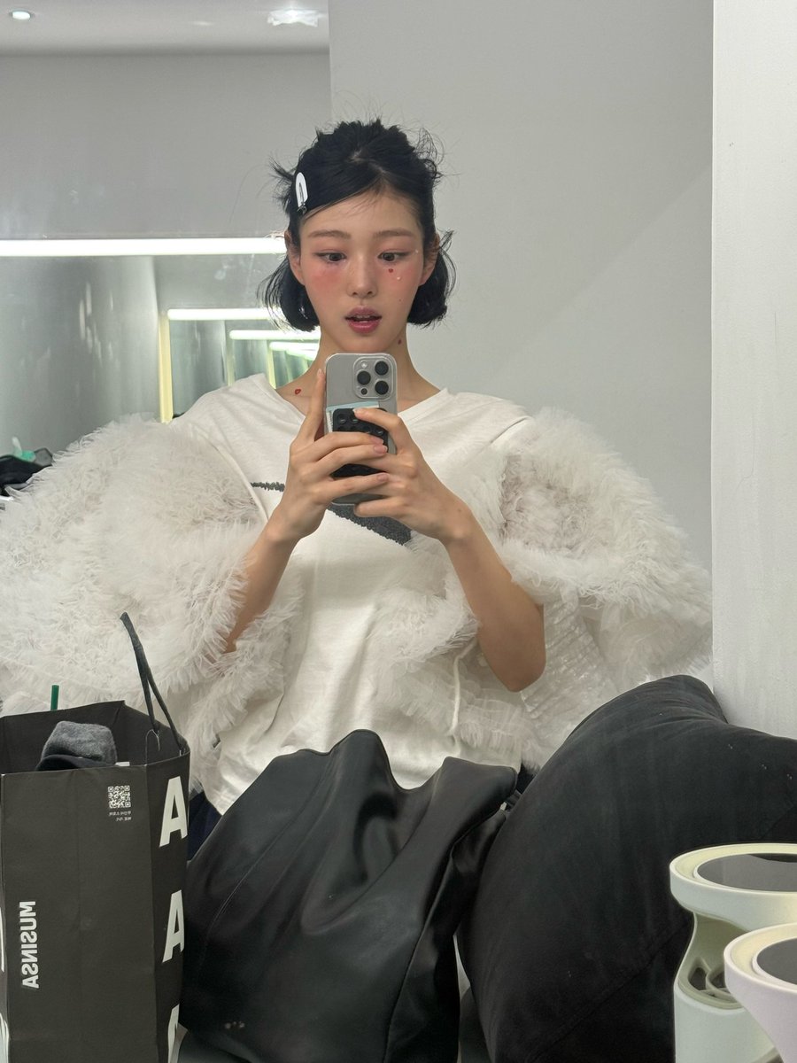 guezzi0's tweet photo. #프롬아롱
미녀다.. https://t.co/AqnptyeQkG