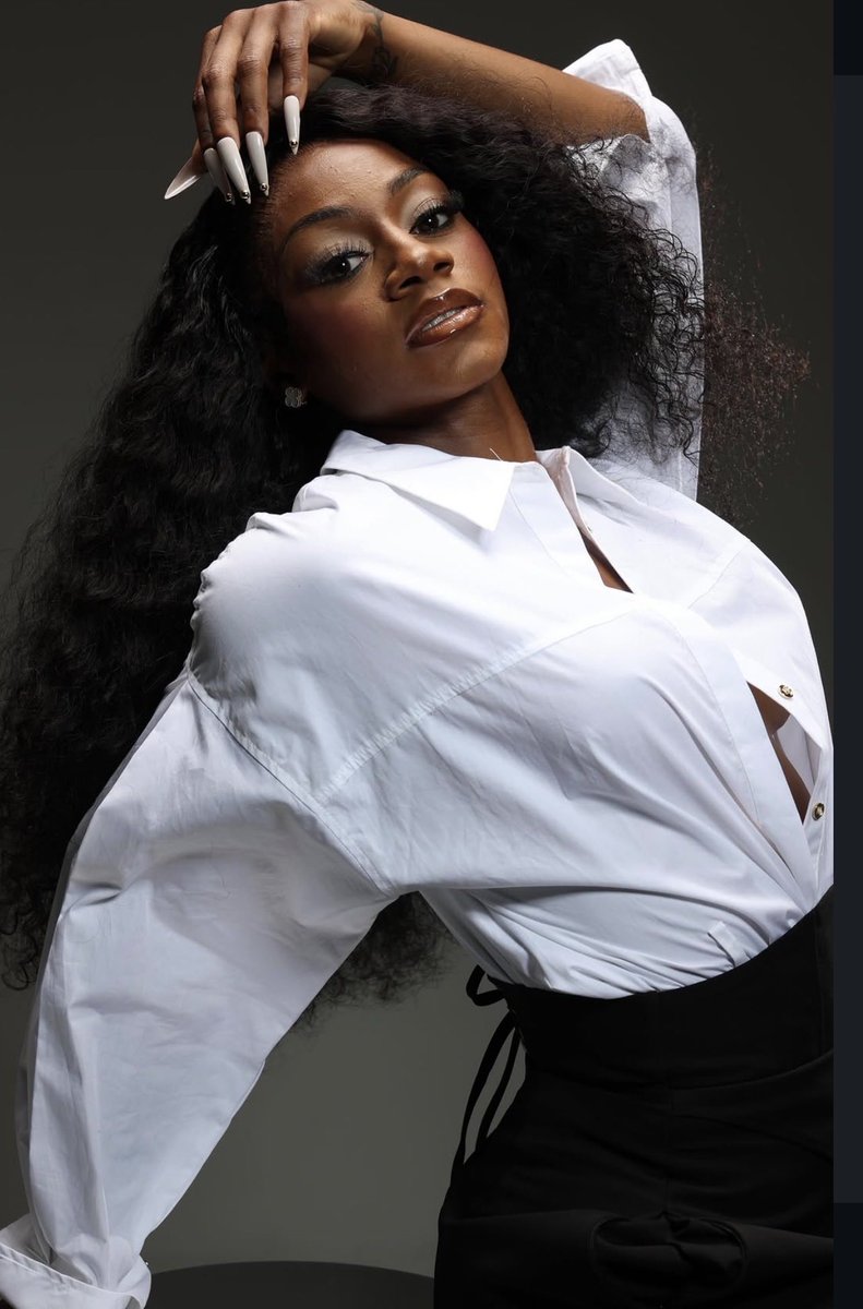 ShaCarriRich's tweet photo. itsshacarri @flow_gohair The wait is over ! https://t.co/gy6Cuu542x